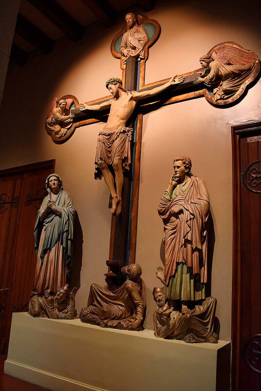 Распятие. Неизвестный мастер XIII века. - Татьяна Помогалова