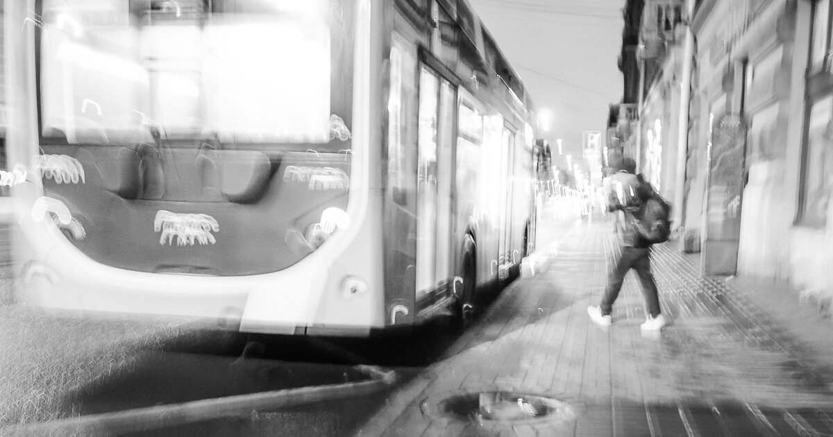 ...на автобус... - Олег Загорулько