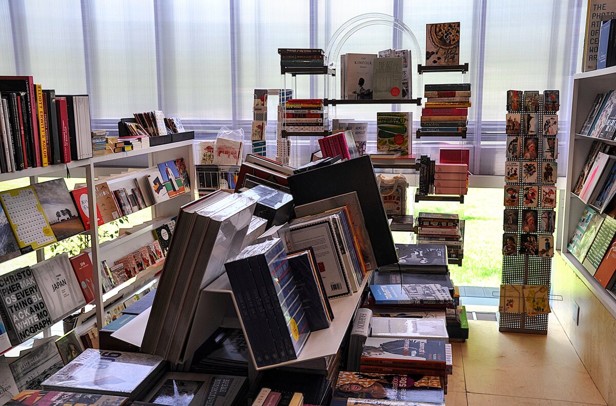 И книги , книги и снова книги,,, - Анатолий Колосов