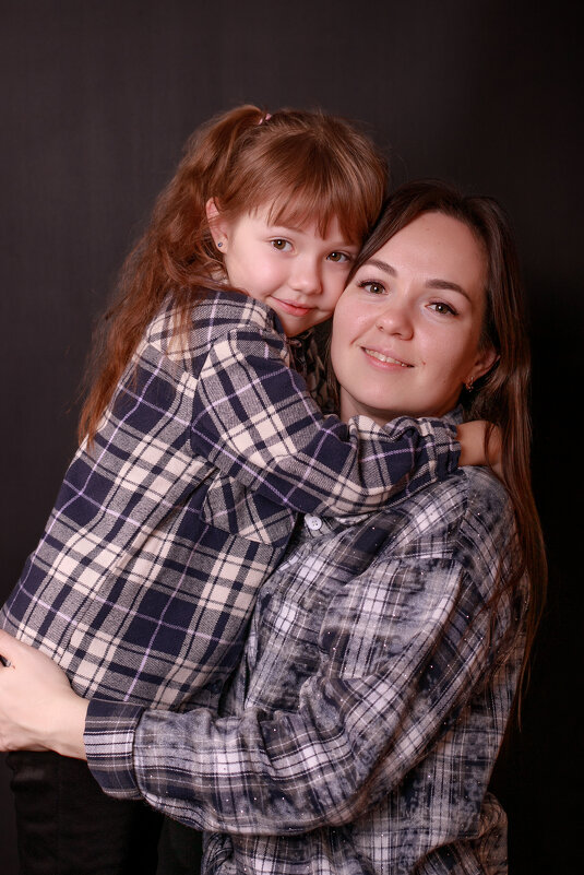 Мама и дочка - Юлия Кравченко