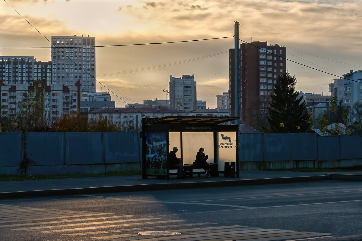 "Весь мир вокруг - игра теней..." - Сергей Шатохин 