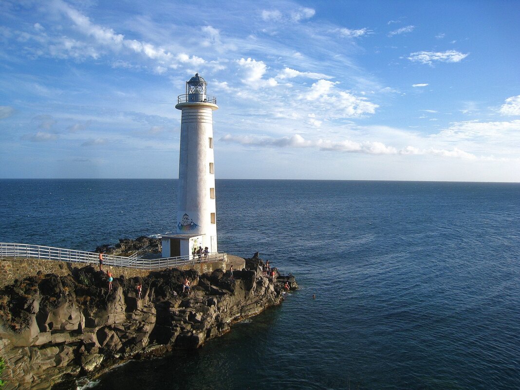 Маяк Старого Форта на карибском острове Гваделупа. - unix (Илья Утропов)