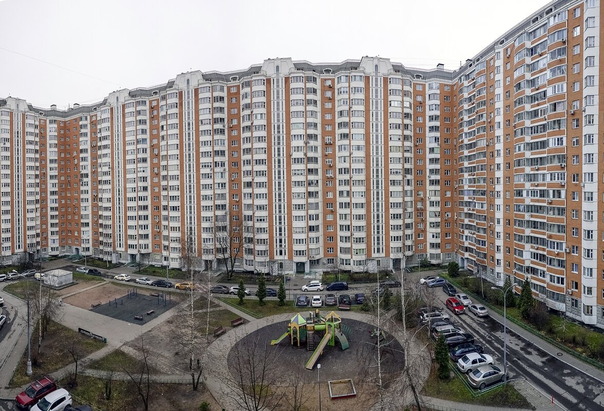 Среди великанов - Валерий Иванович