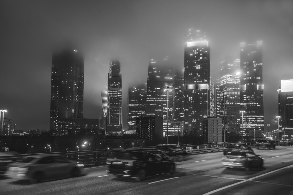 А небо все ниже и ниже. - Николай 