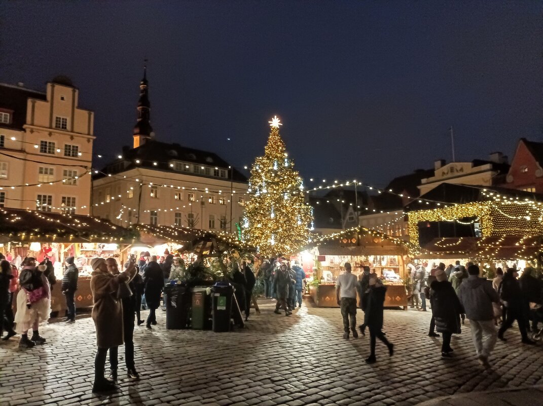 На Ратушной площади - Veera V