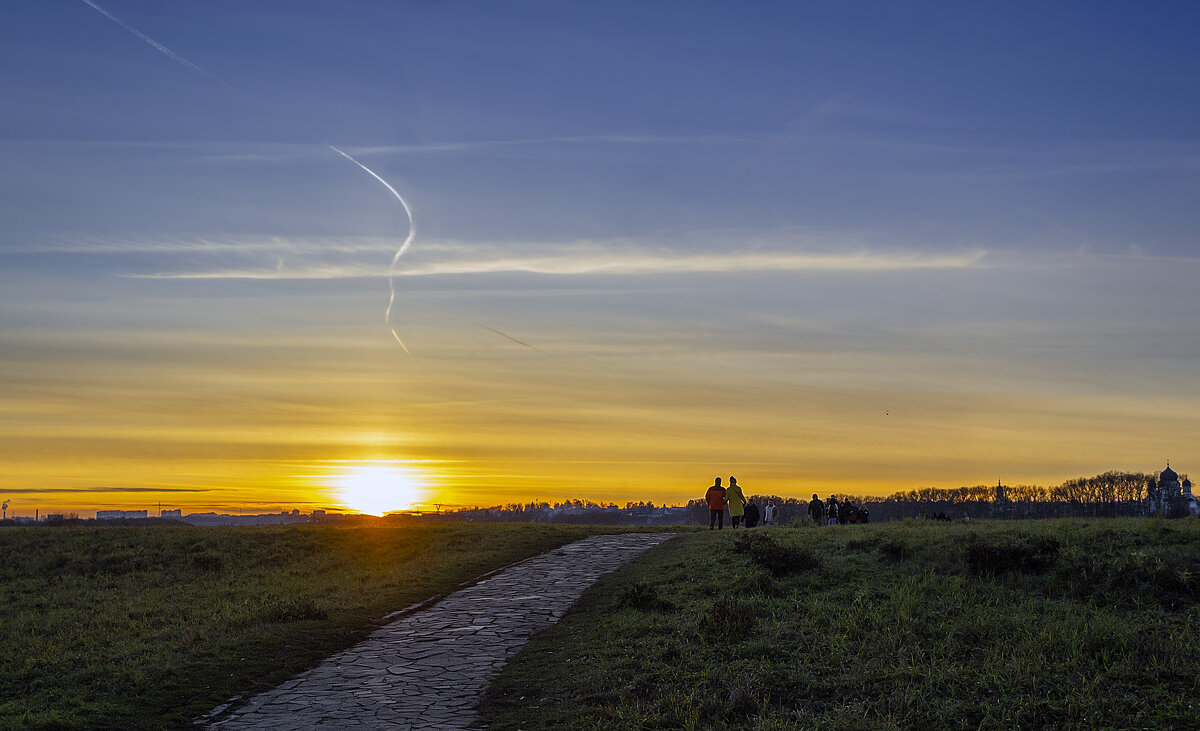 Солнышко прячется за горизонт - Сергей Цветков