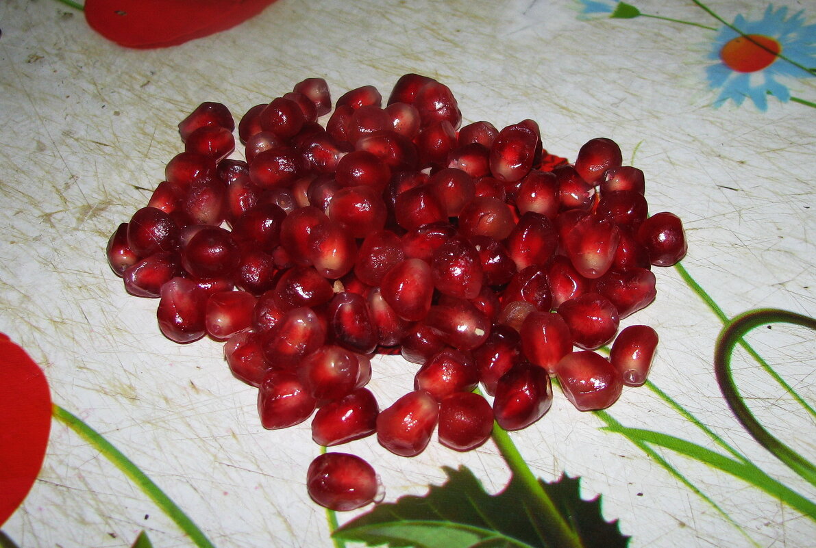 Поедим гранат - Людмила Смородинская