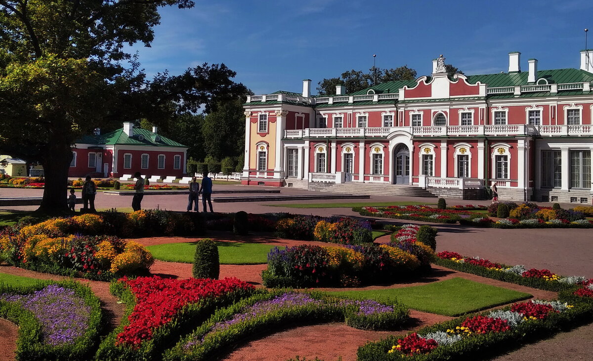 Красивая прогулка по парку .. - Татьян@ Ивановна