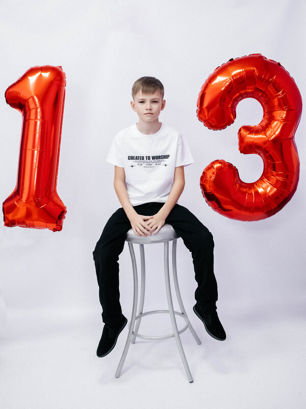 13 лет - Валерия .