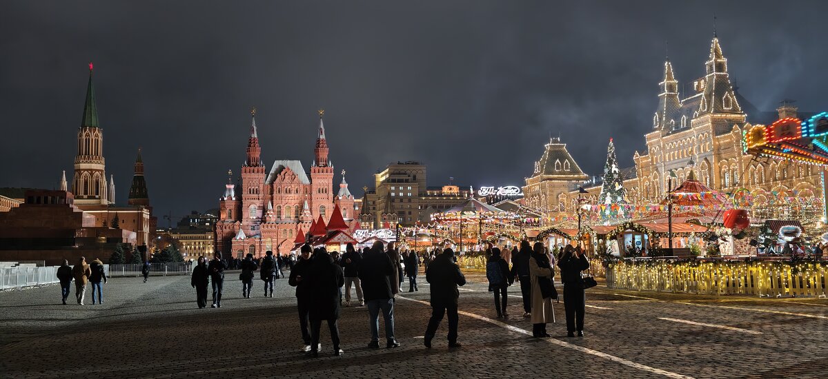 На Красной площади - <<< Наташа >>>