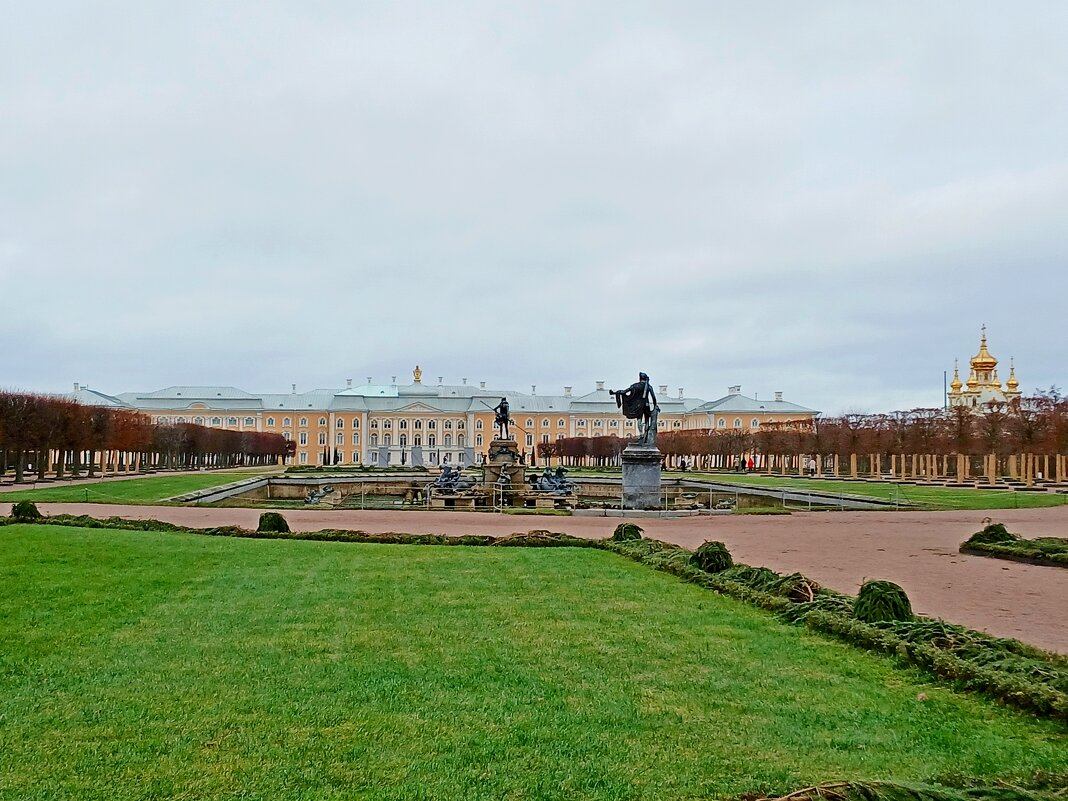 Вид на Большой дворец и дворцовую церковь. - Лия ☼