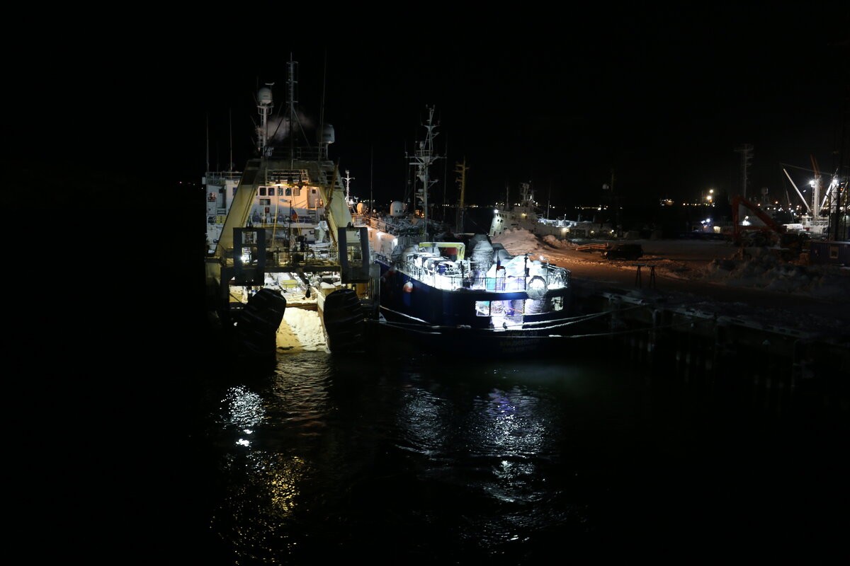 Вечер в незамерзающем порту - Ольга 