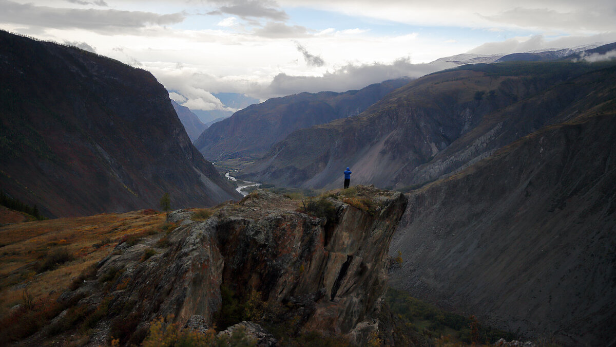 Где-то далеко... - владимир 