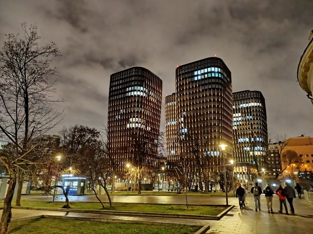 Здесь был Киноцентр.... - Александр Чеботарь