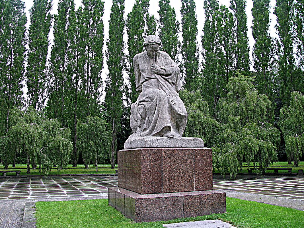 Берлин. Трептов - парк. - Владимир Драгунский