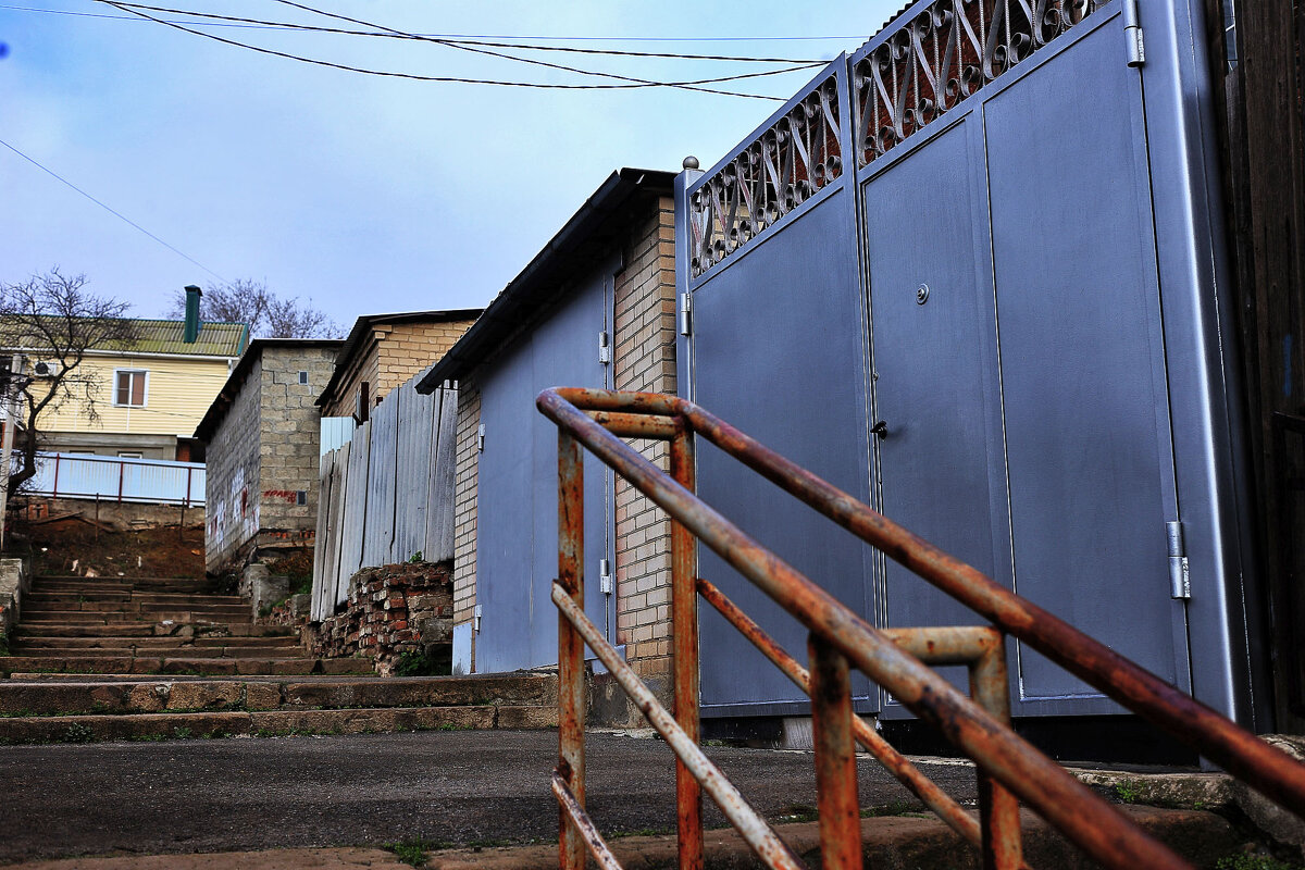 Гаражи - Юрий Гайворонскiий Гаражи - Юрий Гайворонскiий
