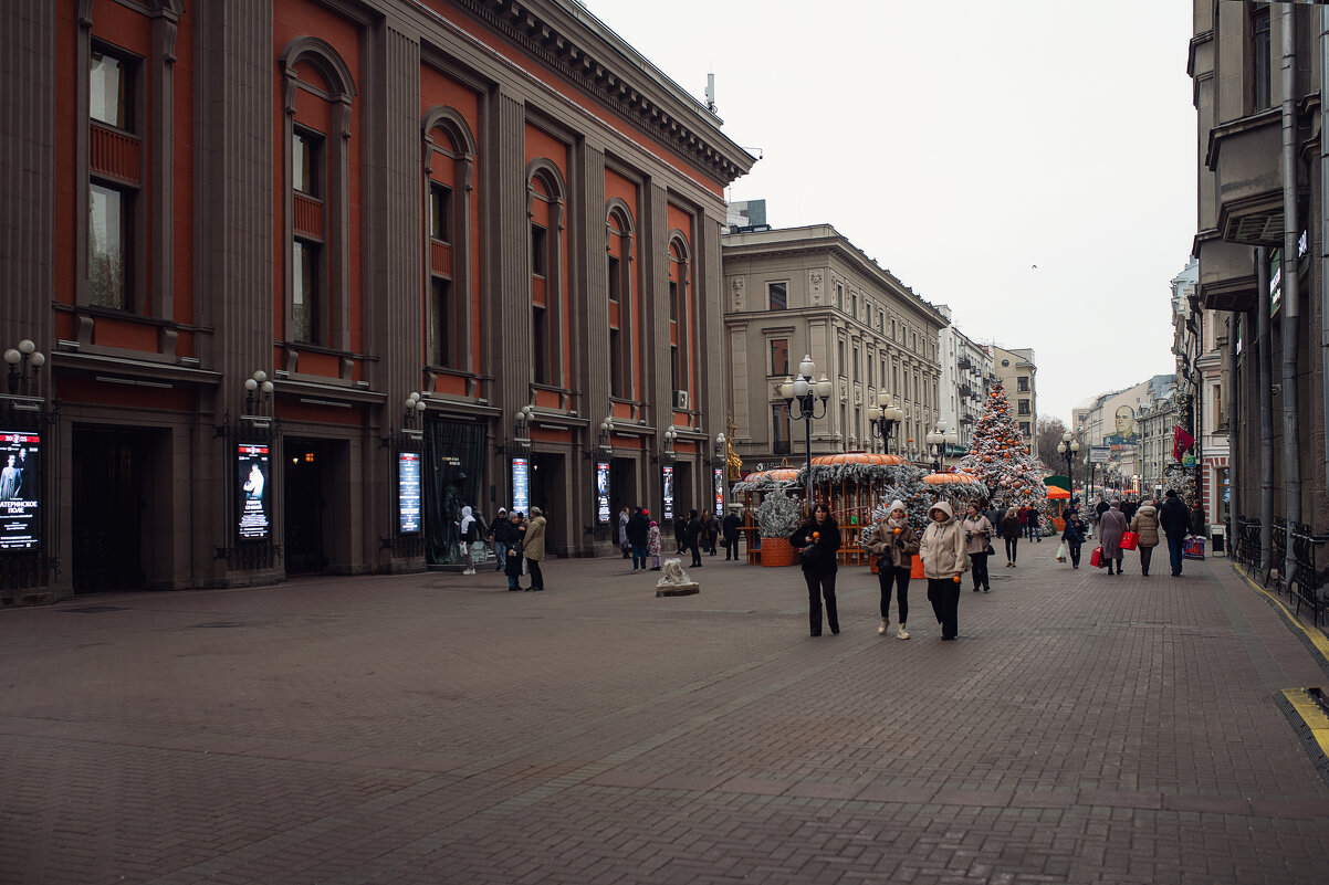 Театр им Вахтангова - Лилия . Театр им Вахтангова - Лилия .