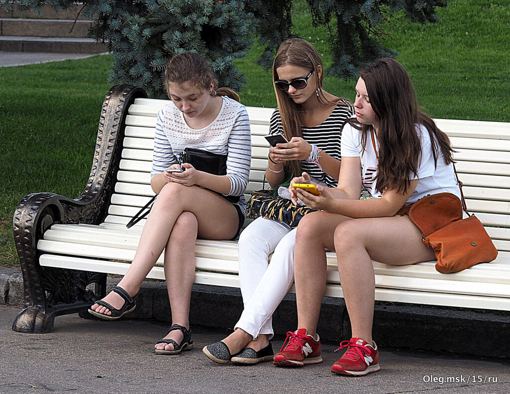 девочки и гаджеты - Олег Лукьянов