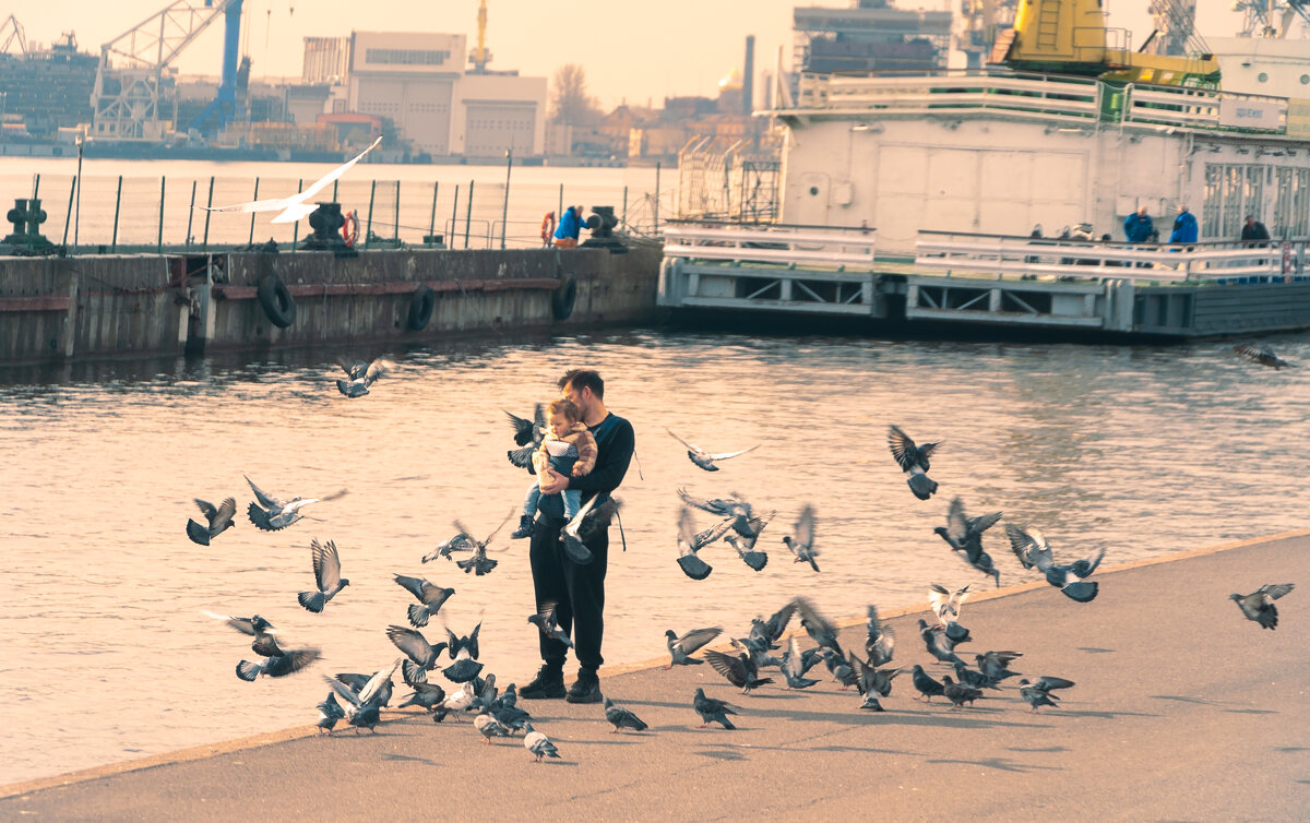 На набережной - Олег Загорулько