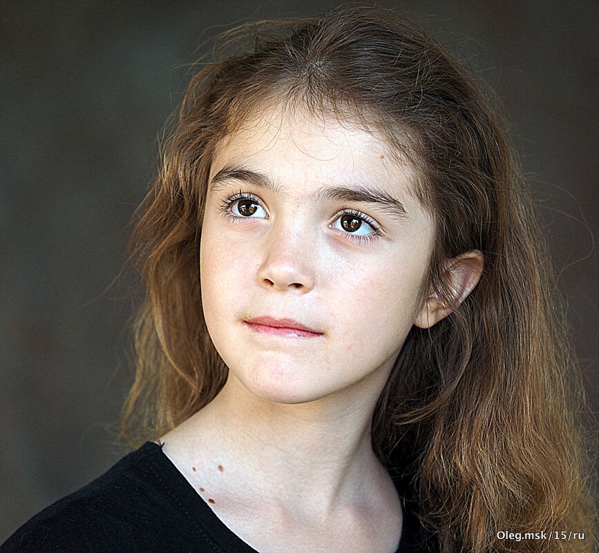 девочка - Олег Лукьянов девочка - Олег Лукьянов