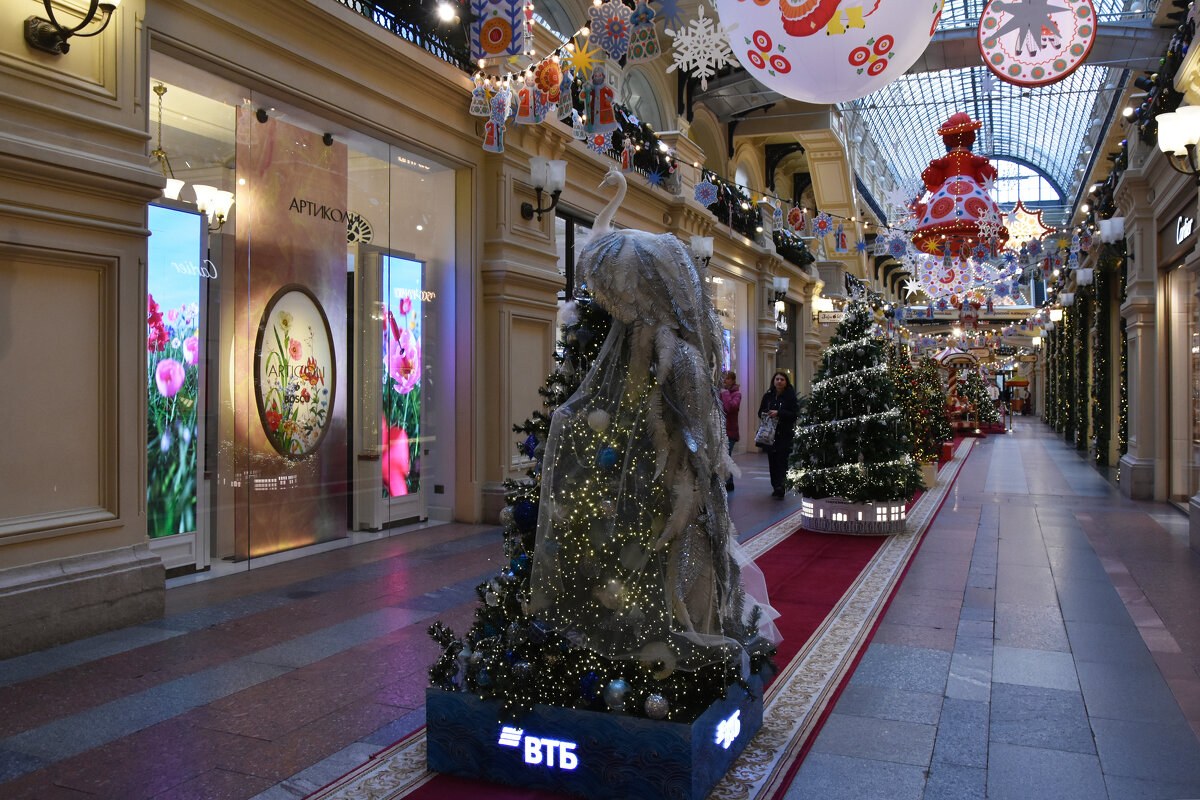 Предновогодняя Москва. ЦУМ. - Наташа ***** Предновогодняя Москва. ЦУМ. - Наташа *****