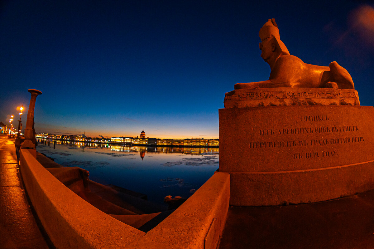 У сфинксов - Олег Загорулько У сфинксов - Олег Загорулько