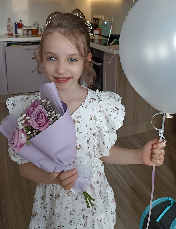 Моя внучка Маша с красивой причёской. - Лилия * Моя внучка Маша с красивой причёской. - Лилия *