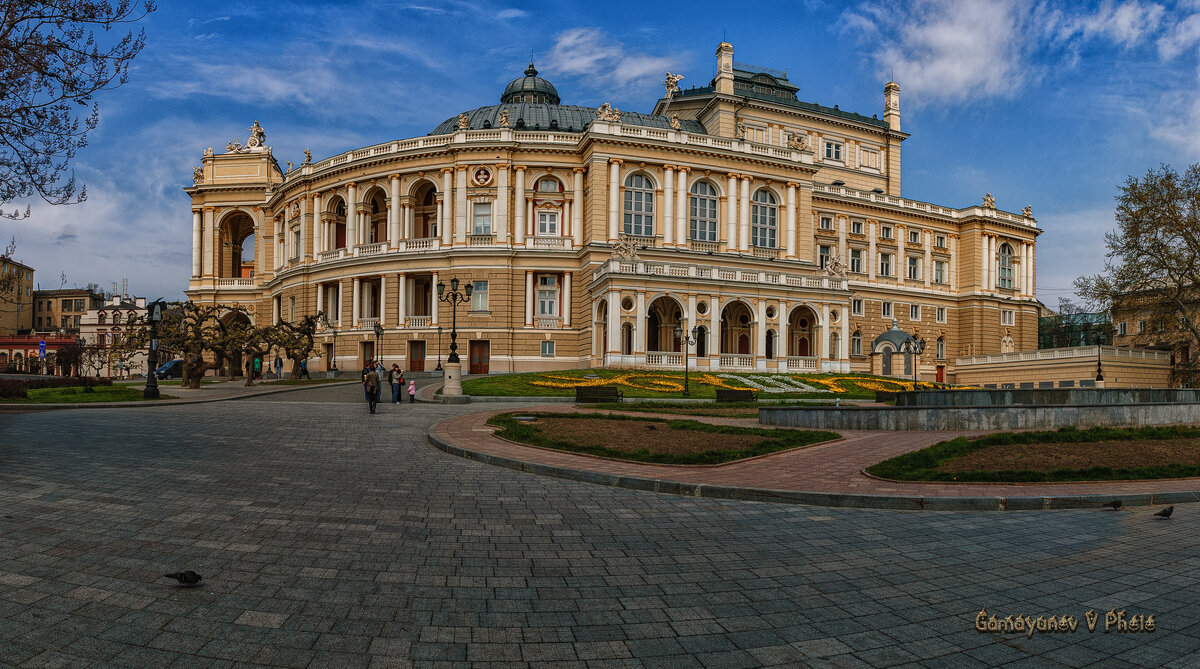 Одесский оперный - Vladimir Одесский оперный - Vladimir