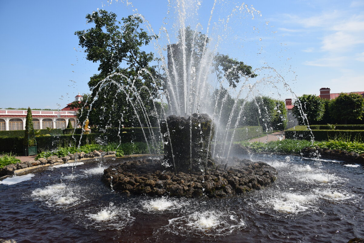 ПЕТЕРГОФ - Валюша Черкасова