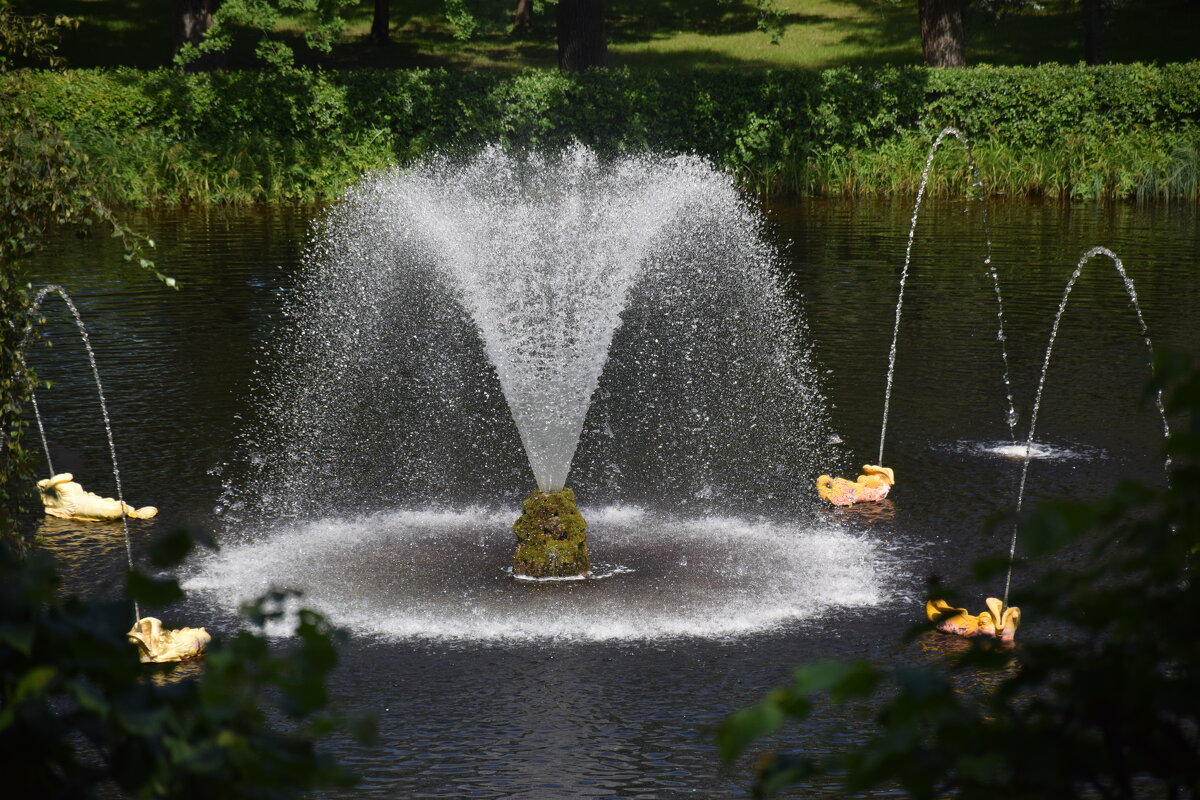 Фонтаны Петергофа - Валюша Черкасова