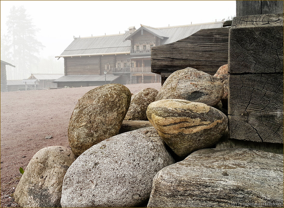 Подворье Церкви Покрова Пресвятой Богородицы, в усадьбе Богословка. 2017 г. - Станислав Лебединский Подворье Церкви Покрова Пресвятой Богородицы, в усадьбе Богословка. 2017 г. - Станислав Лебединский