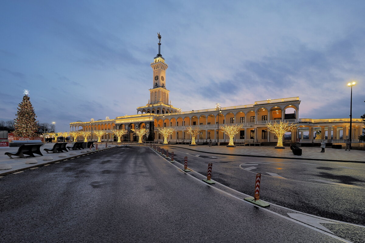 Северный речной вокзал. - Евгений Седов