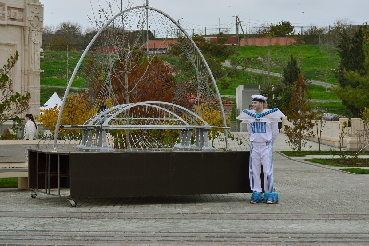 Крымский мост и морячок - Александр Рыжов Крымский мост и морячок - Александр Рыжов