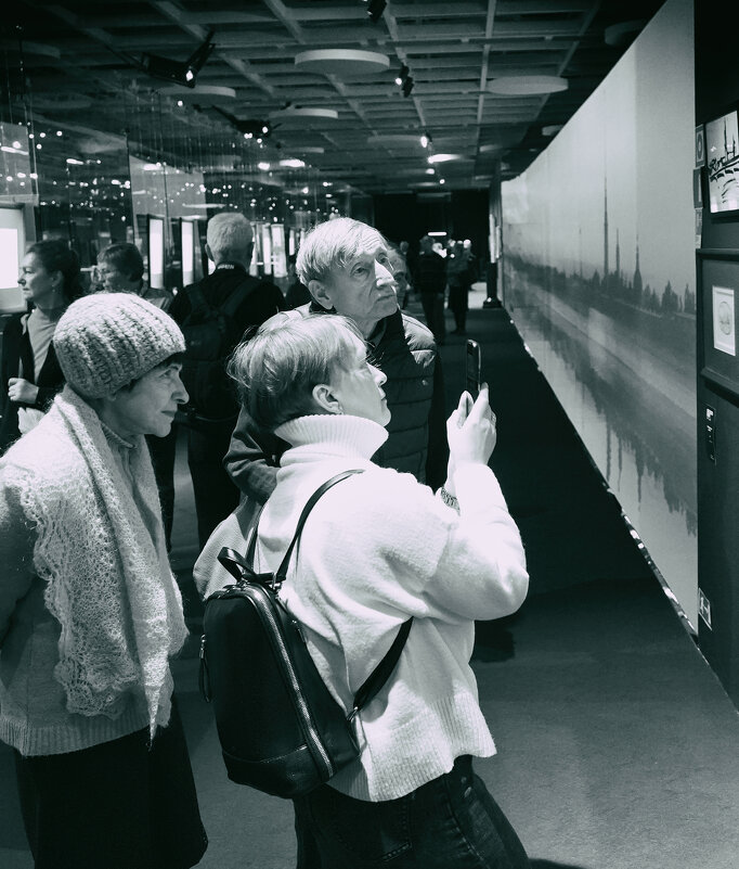 *** - Александр Русинов