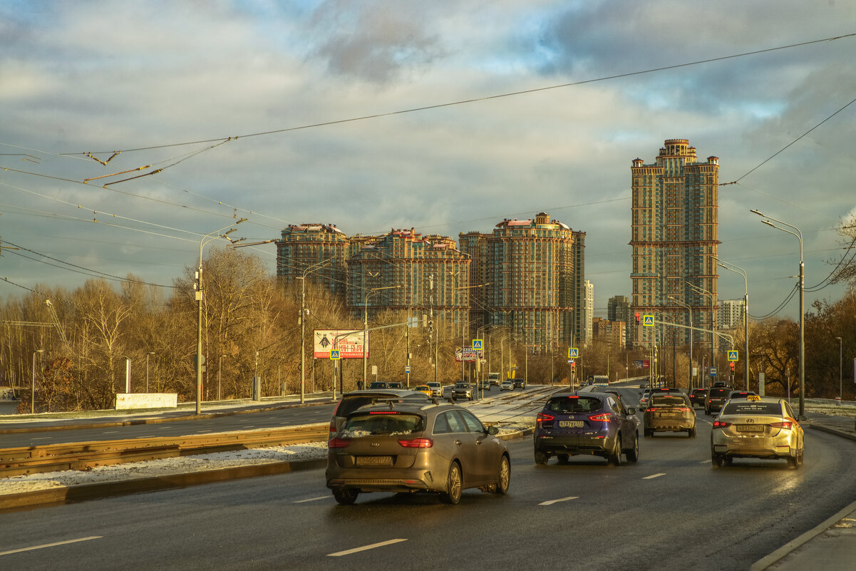 Спешат машины не спешит зима. - Николай 