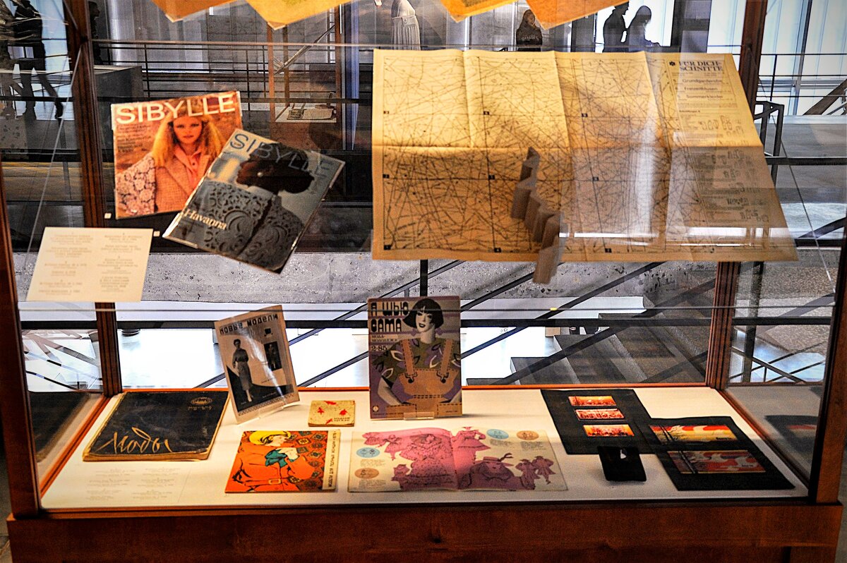 Я шью сама ! - Анатолий Колосов Я шью сама ! - Анатолий Колосов