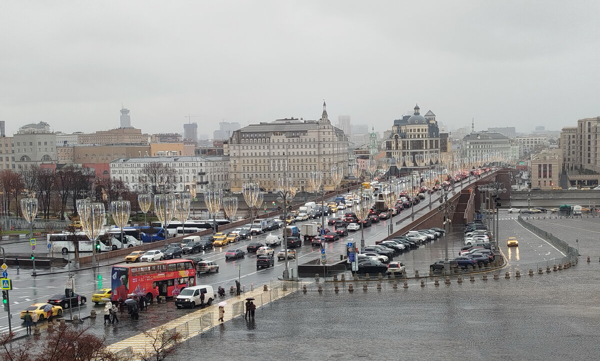 Москворецкий мост дождливым декабреи - Александр Чеботарь Москворецкий мост дождливым декабреи - Александр Чеботарь