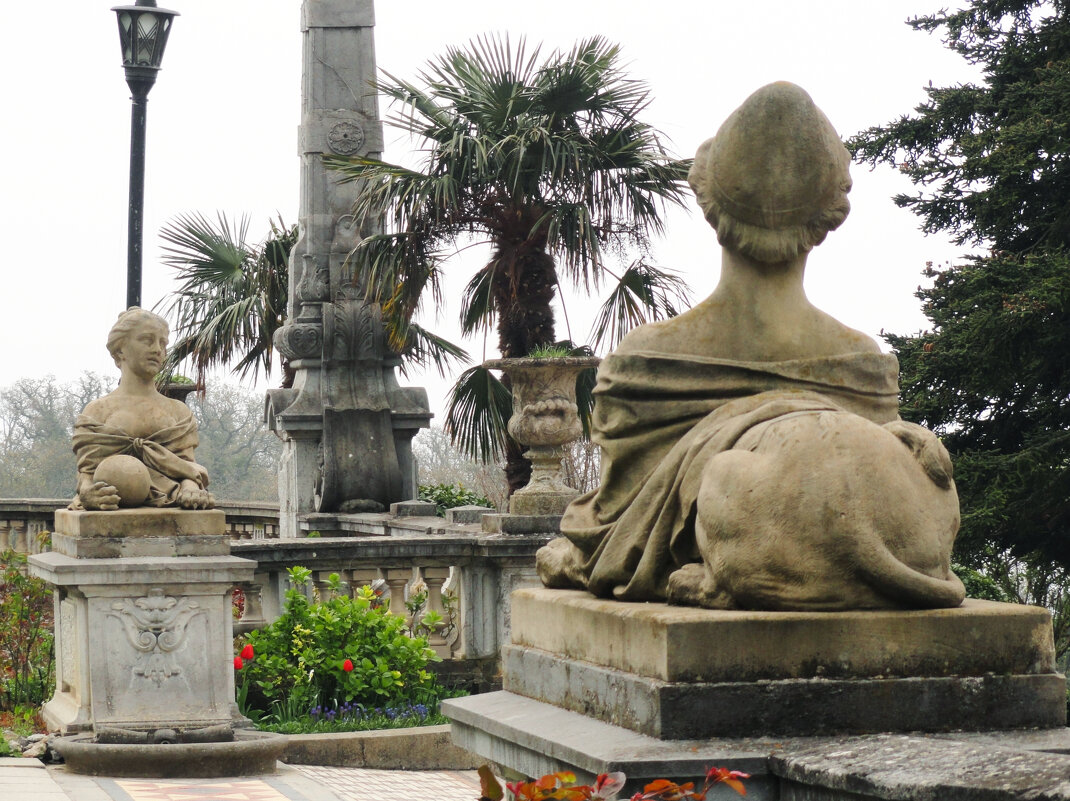 в парке Массандровского дворца - Ольга в парке Массандровского дворца - Ольга