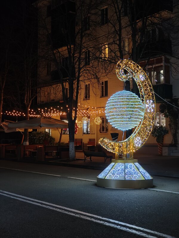 Новогодний декор украшает улицы города... - tatyana Новогодний декор украшает улицы города... - tatyana