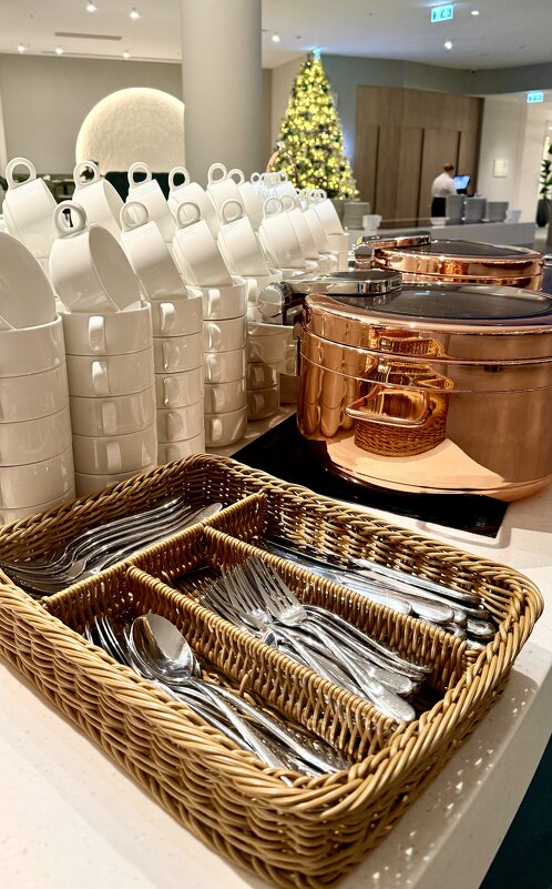 «Добро пожаловать в новый ресторан!» - Арина Невская