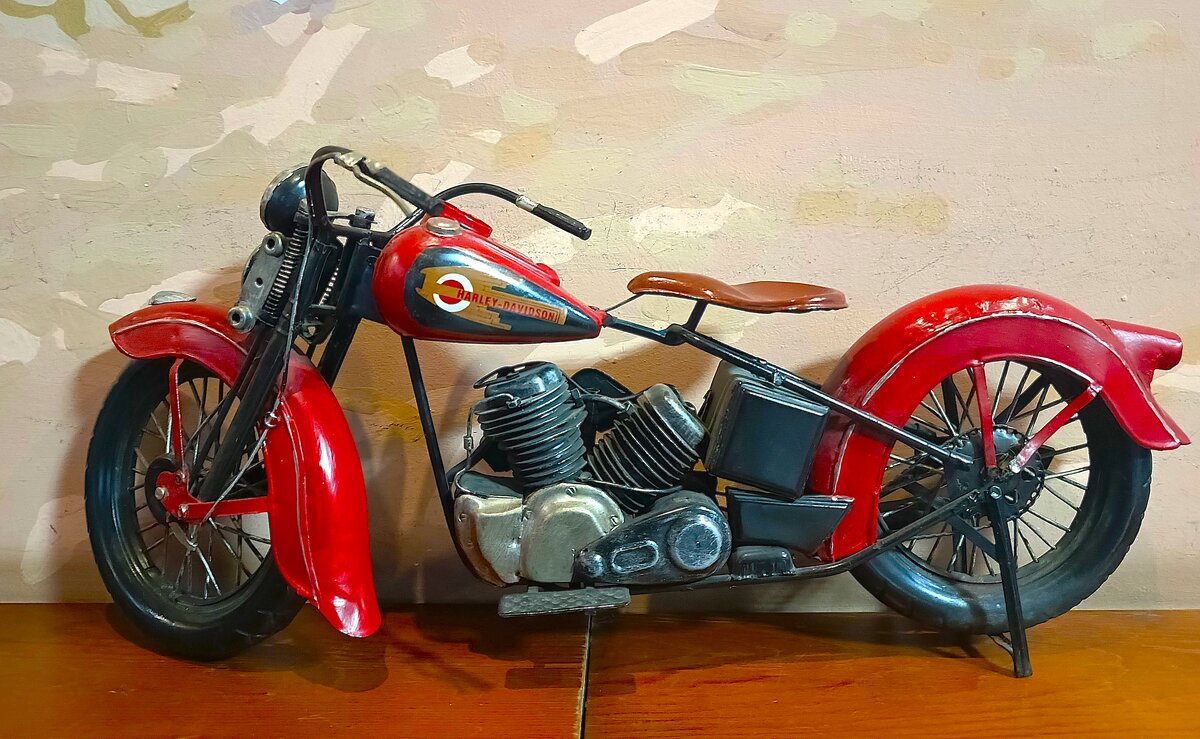 Игрушечный мотоцикл сделанный своими руками - Василий 