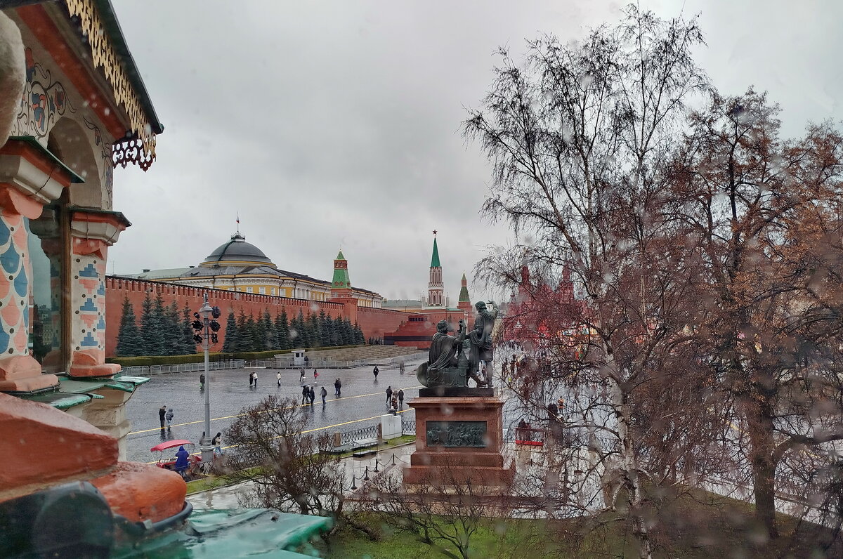 Красная площадь дождливым декабрем - Александр Чеботарь