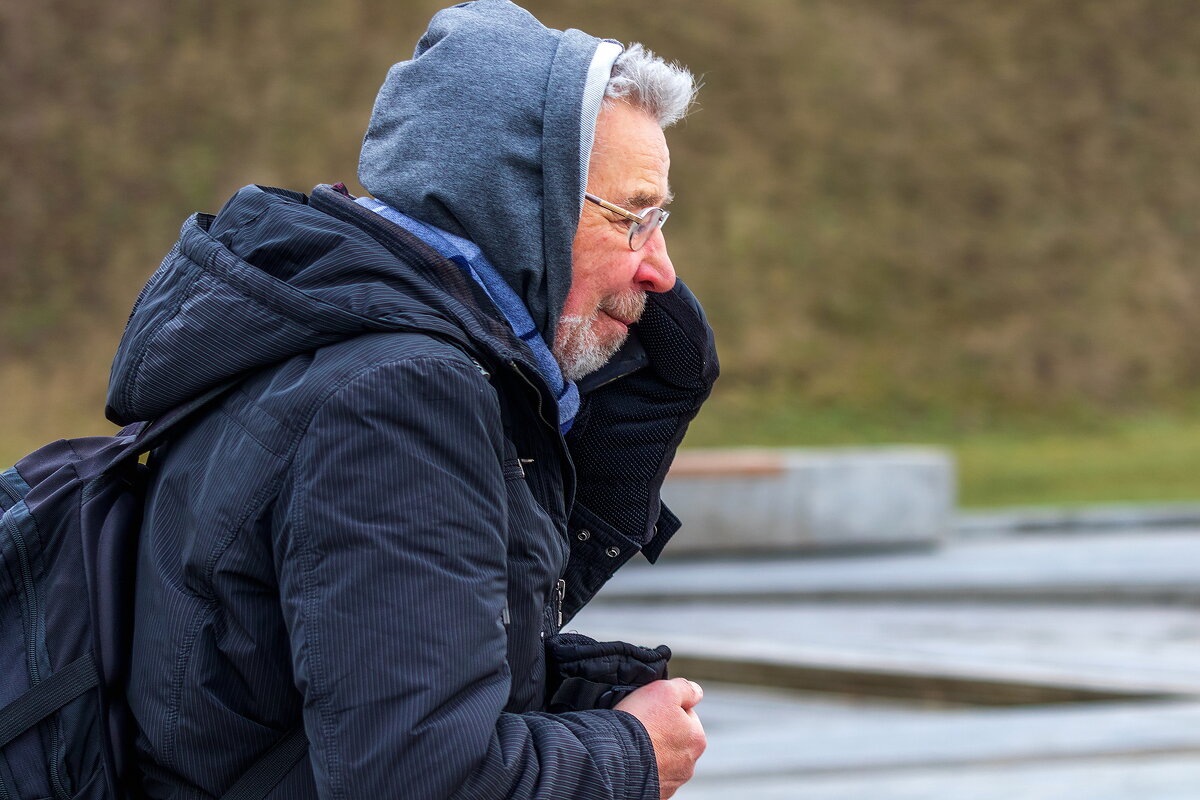 Профиль идущего человека. - Анатолий. Chesnavik. Профиль идущего человека. - Анатолий. Chesnavik.