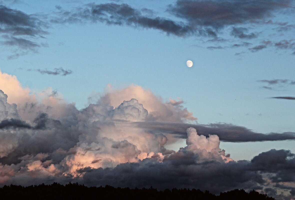 ..про Луну...и облака... - Александр Герасенков