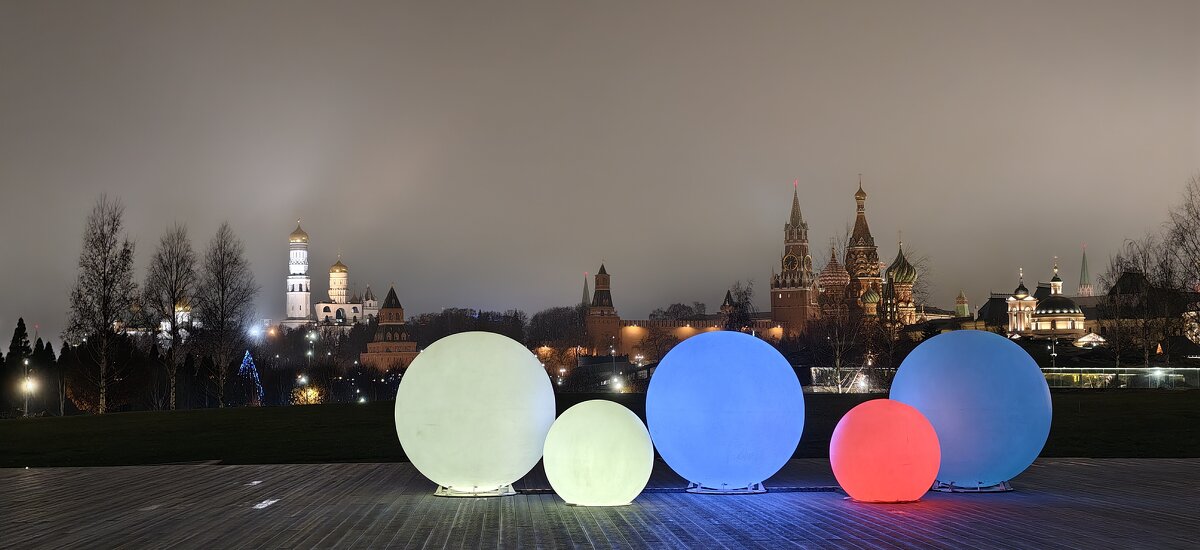 В парке Зарядье - <<< Наташа >>>