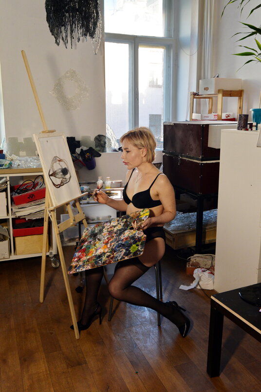 рисовальщица - Игорь Корф