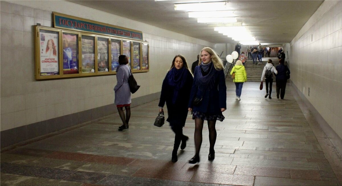 В подземном переходе - dindin 