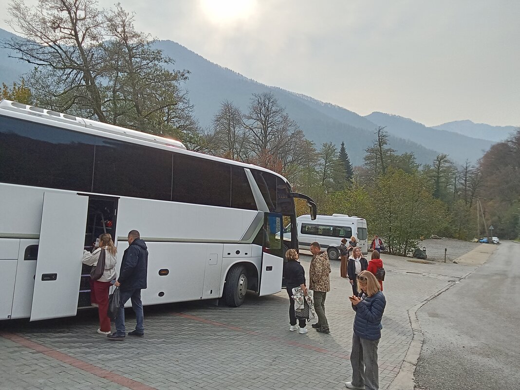 Экскурсанты. Продолжаем путь. - Виктор 