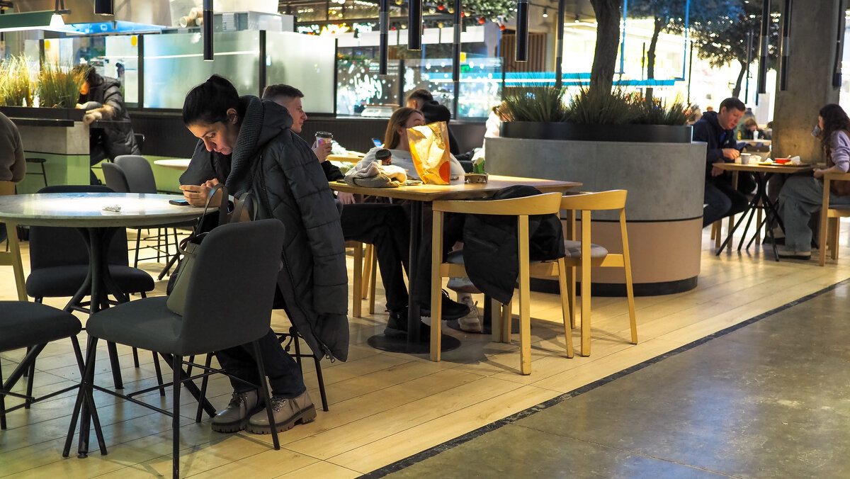 Зарисовка из ТЦ - юрий поляков