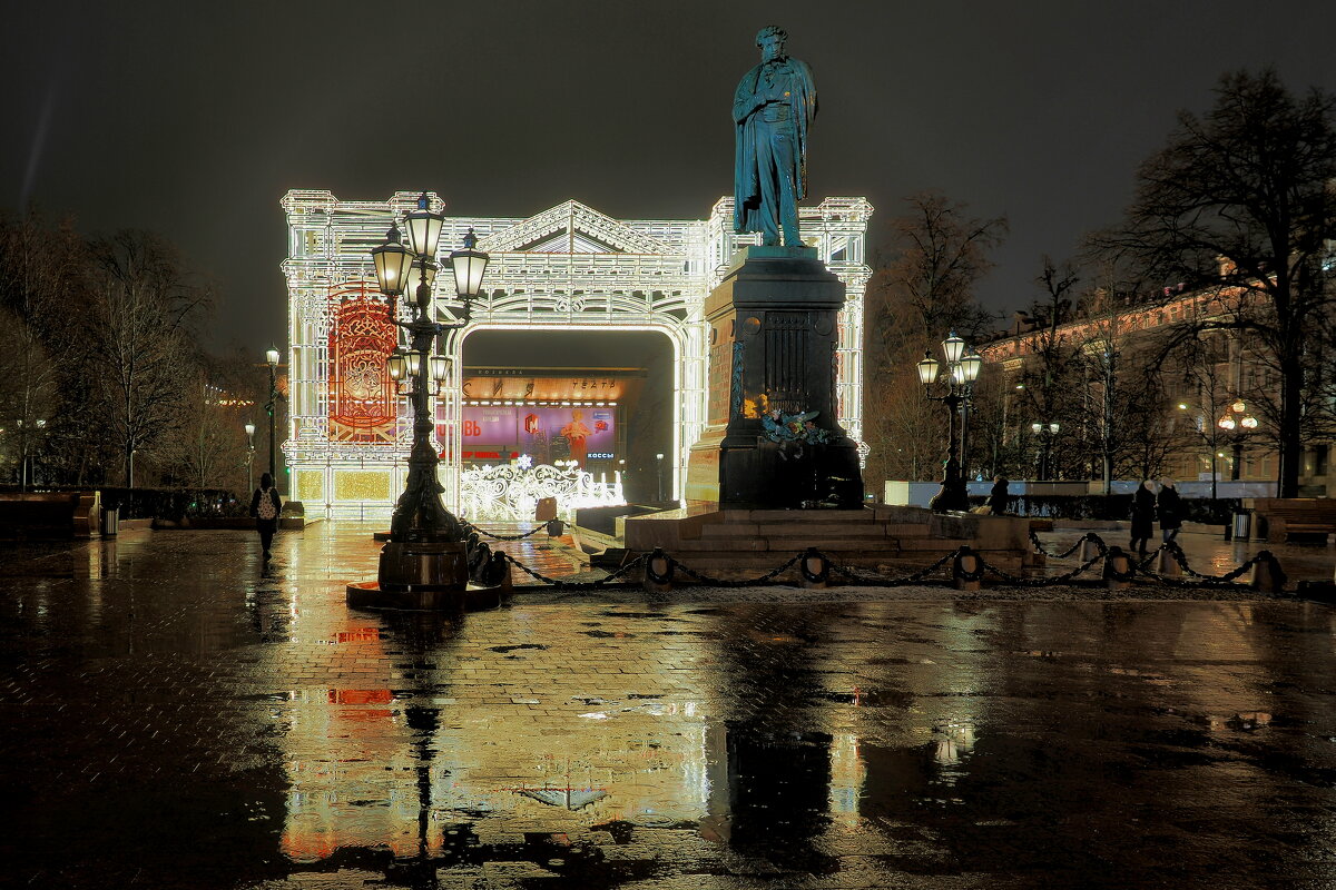 Пушкинская площадь дождливой зимой 2025 г. - Евгений Седов